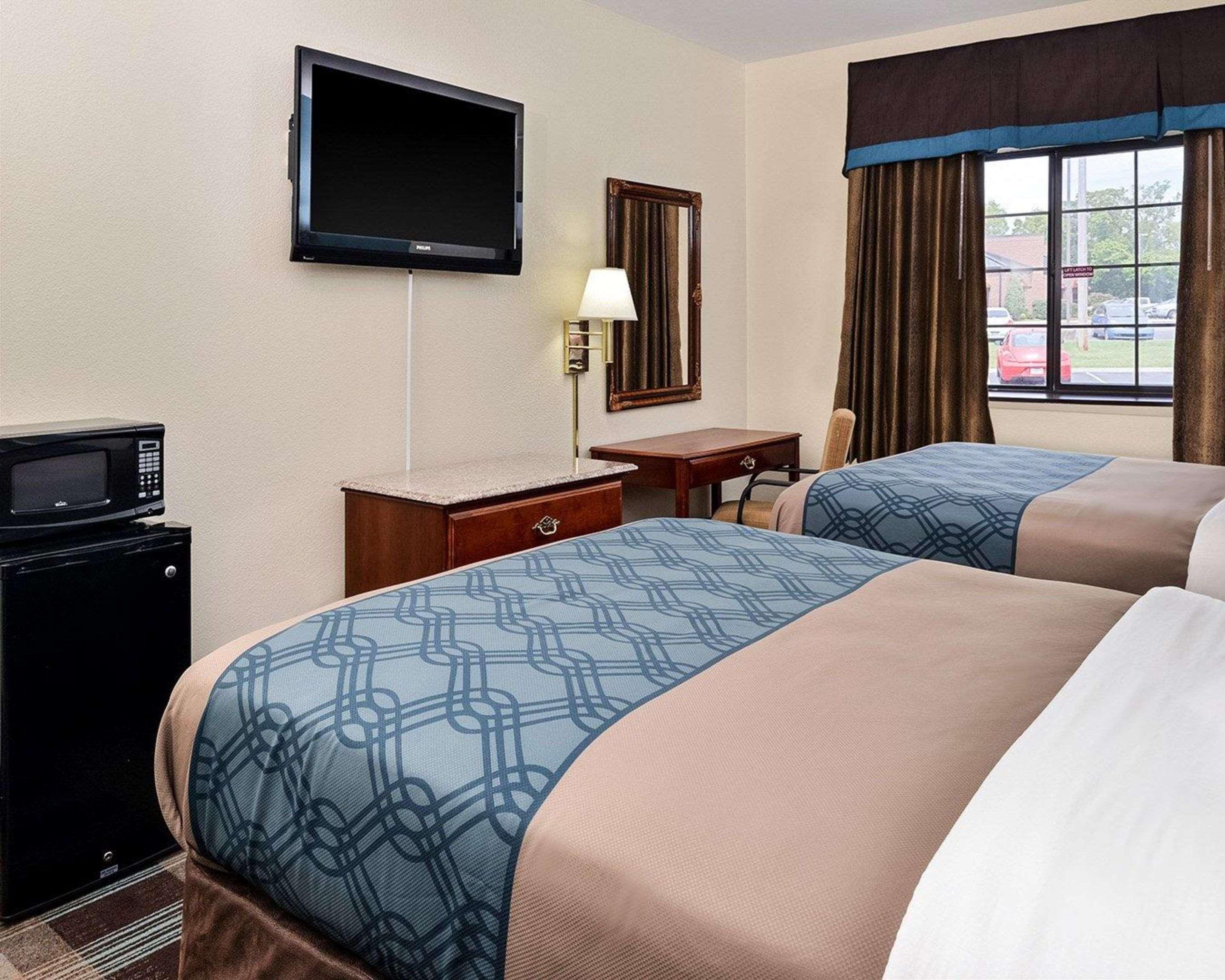 Econo Lodge Inn & Suites Shelbyville Exteriör bild