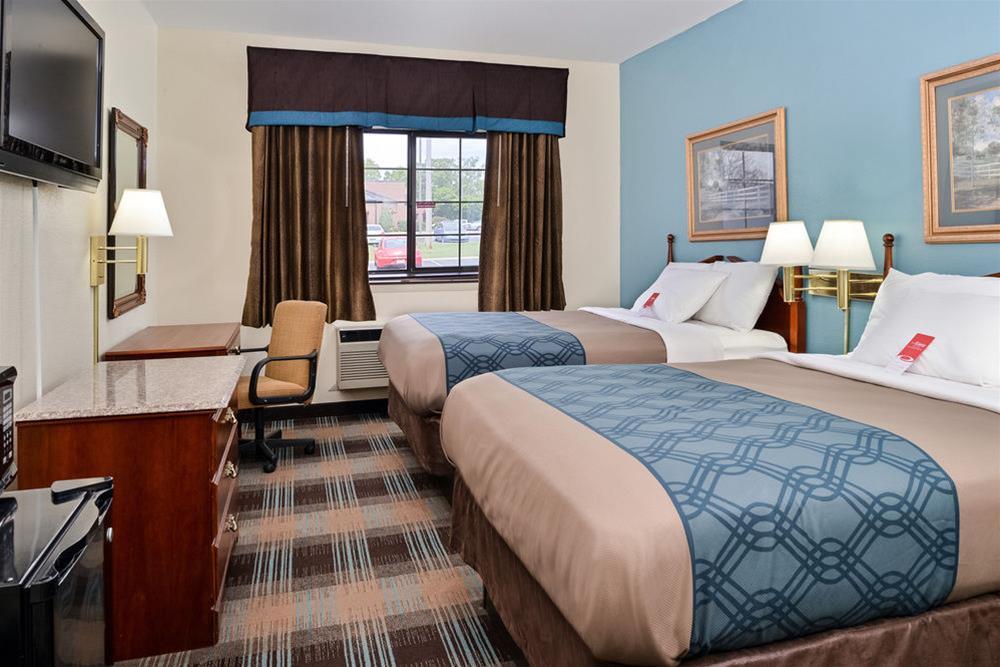 Econo Lodge Inn & Suites Shelbyville Exteriör bild