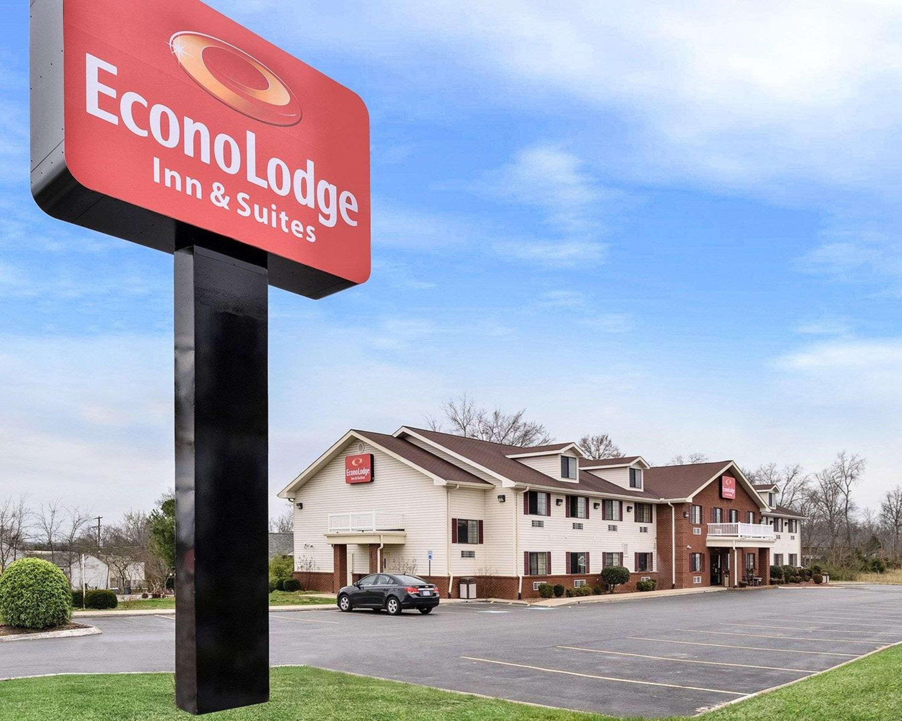 Econo Lodge Inn & Suites Shelbyville Exteriör bild