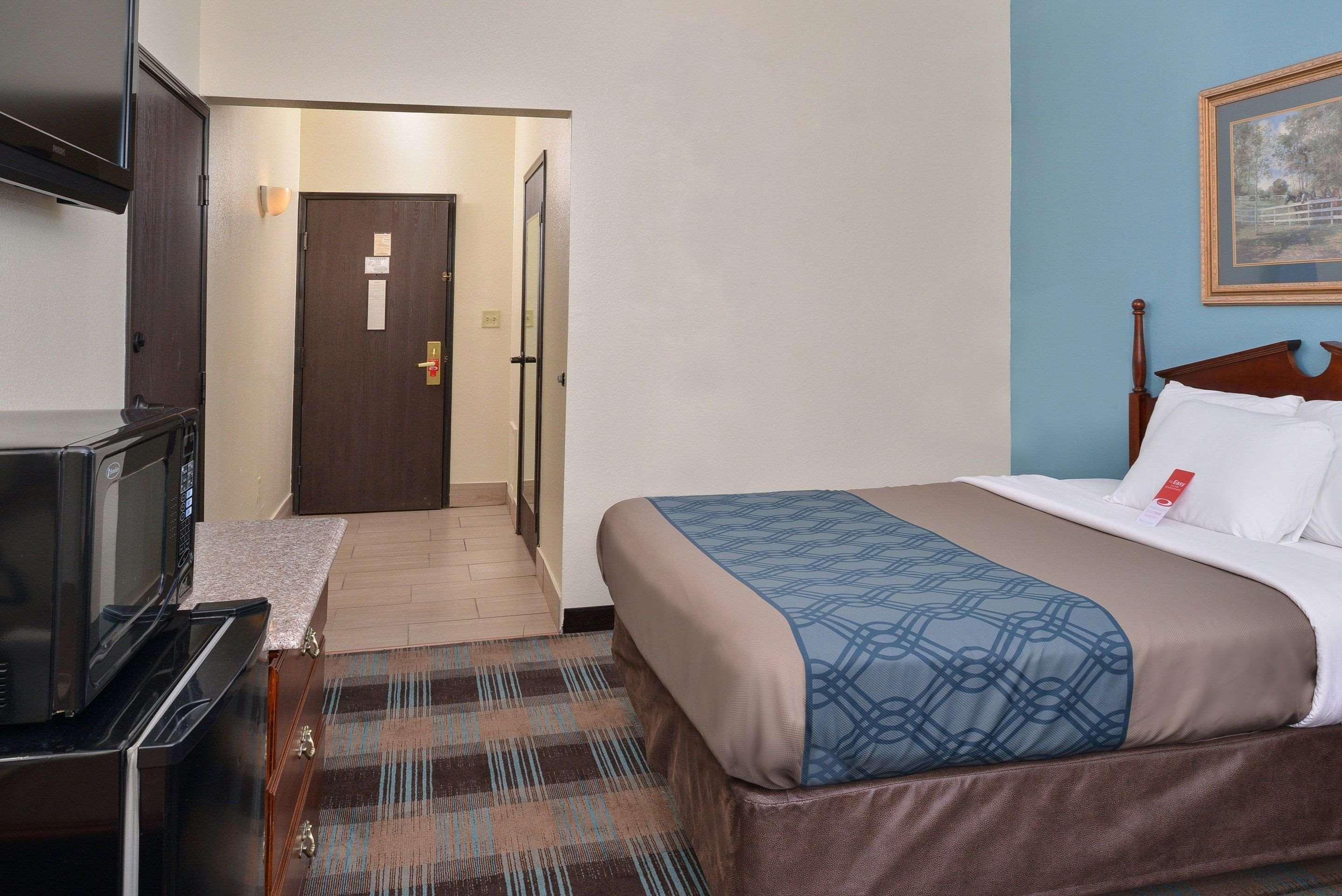 Econo Lodge Inn & Suites Shelbyville Exteriör bild