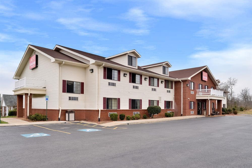 Econo Lodge Inn & Suites Shelbyville Exteriör bild
