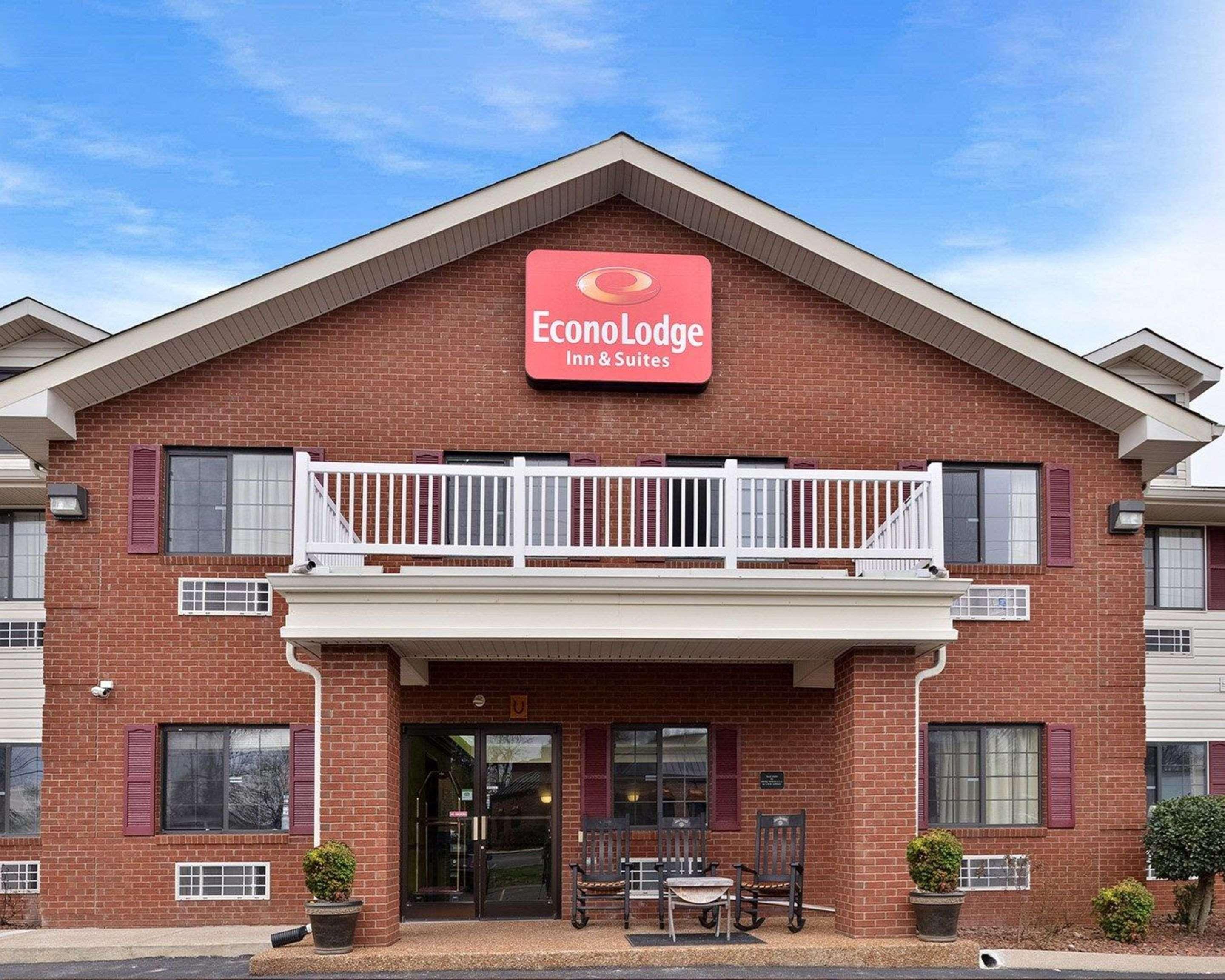 Econo Lodge Inn & Suites Shelbyville Exteriör bild