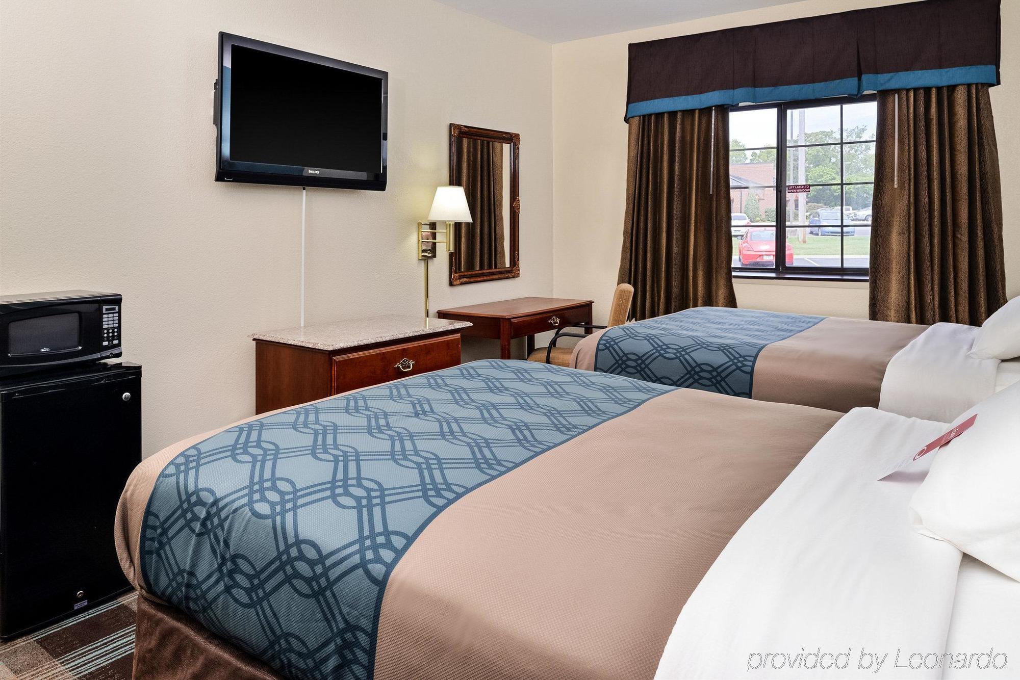 Econo Lodge Inn & Suites Shelbyville Exteriör bild